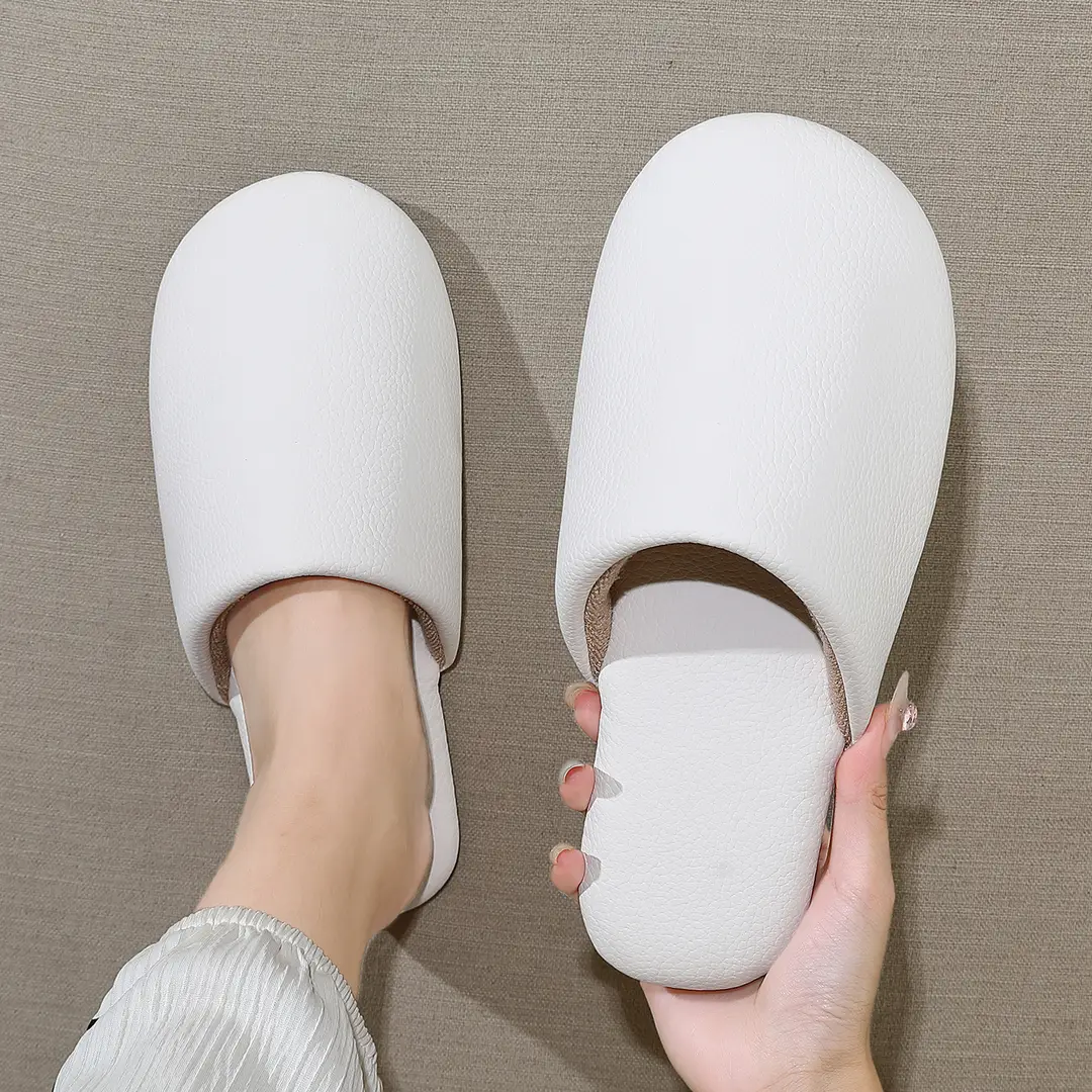 Japanese-Style Home Cotton Slippers for Women Autumn and Winter Indoor Soft-Soled Non-Slip Plush Warm Couple Home Cotton Slippers for Men Wholesale