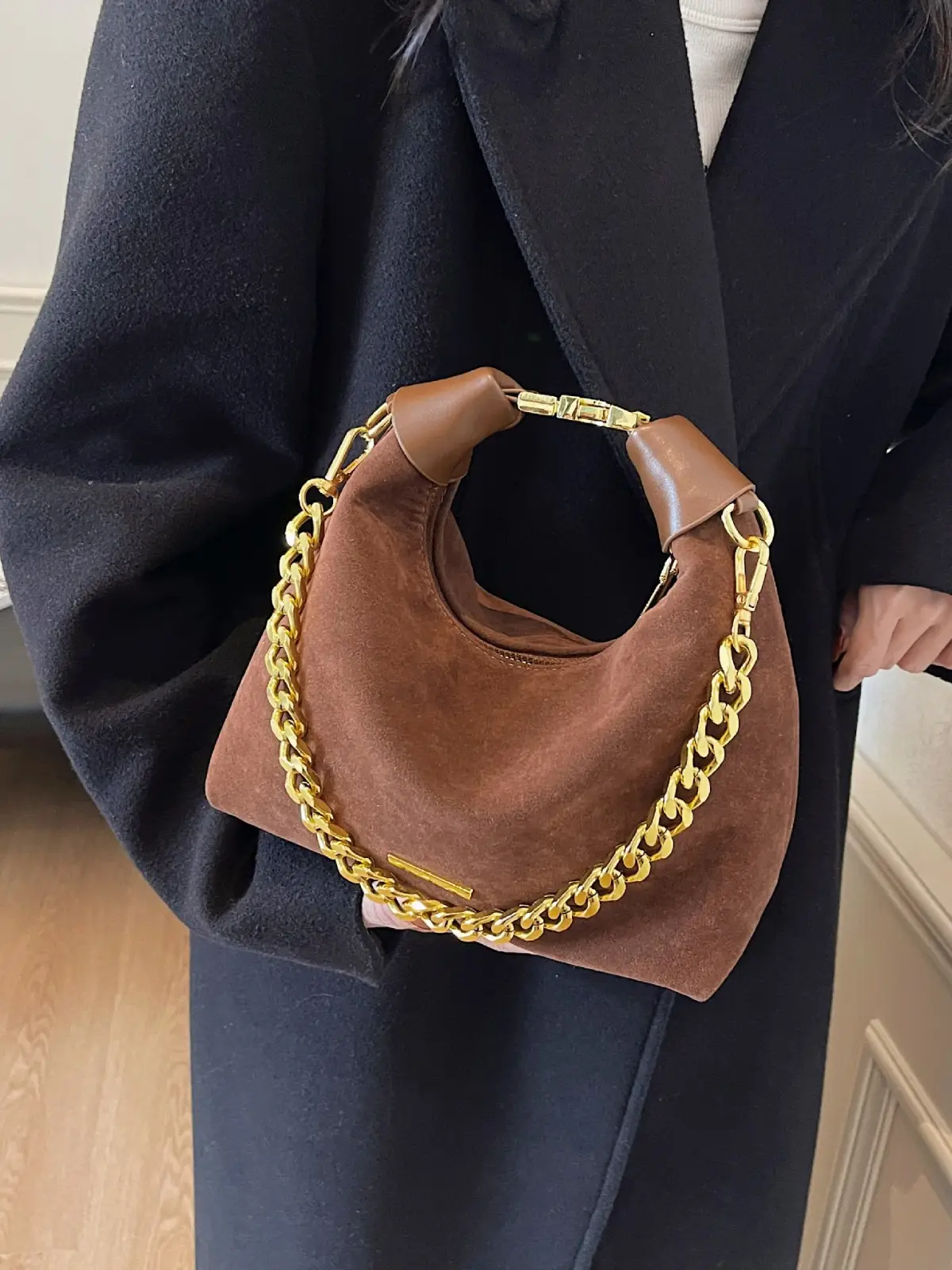Women's Retro Chain Shoulder Bag Brown Leather