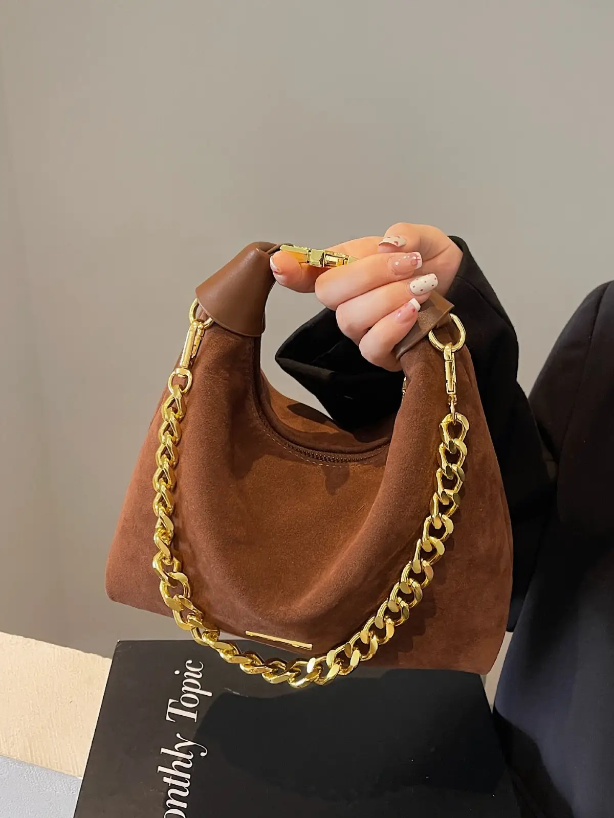 Women's Retro Chain Shoulder Bag Brown Leather