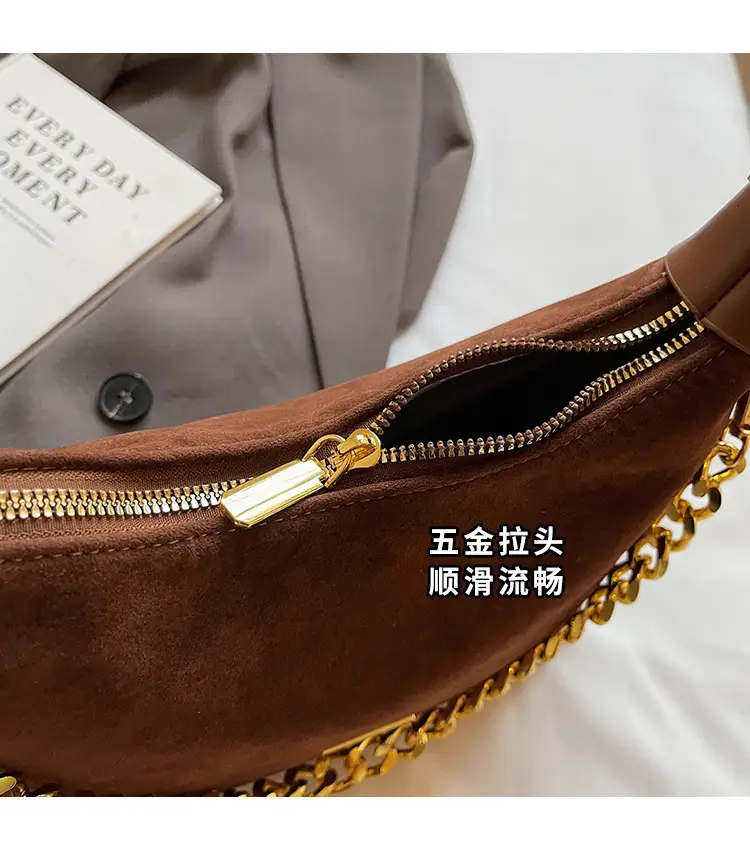 Women's Retro Chain Shoulder Bag Brown Leather — feature 10