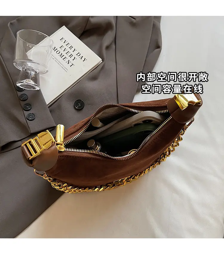 Women's Retro Chain Shoulder Bag Brown Leather — feature 12