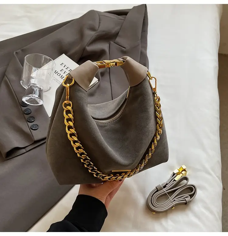 Women's Retro Chain Shoulder Bag Brown Leather — feature 18