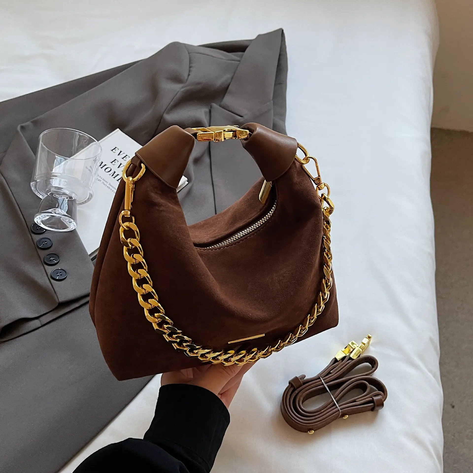 Women's Retro Chain Shoulder Bag Brown Leather