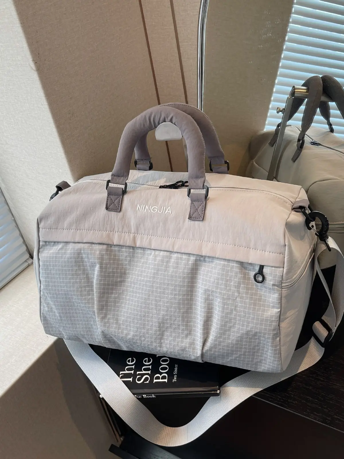 Cross-Border Travel Bag Large Capacity Waterproof Multi-Use - Image 8