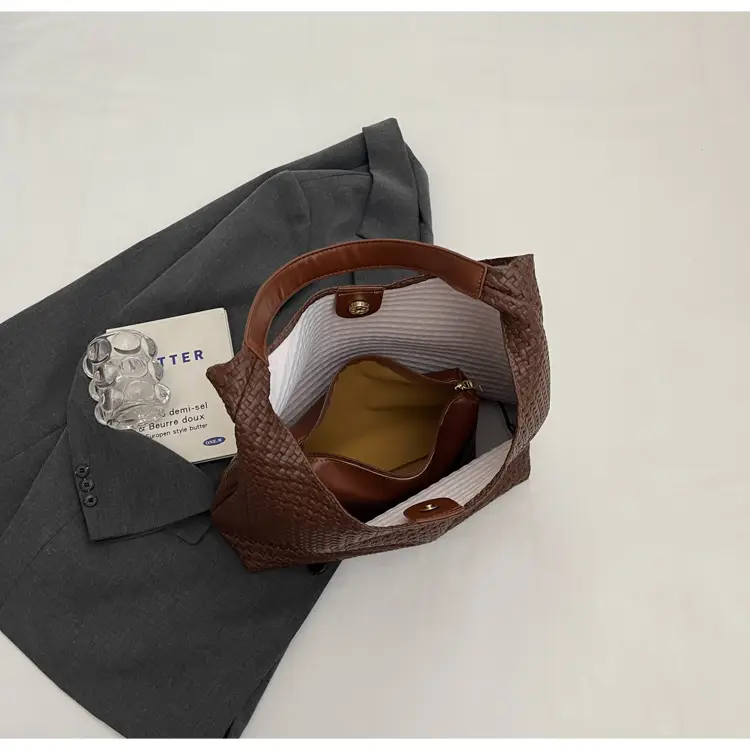 Korean Style Woven Armpit Bag for Women Brown — feature 10