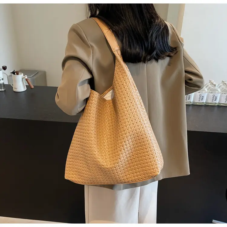 Korean Style Woven Armpit Bag for Women Brown — feature 27