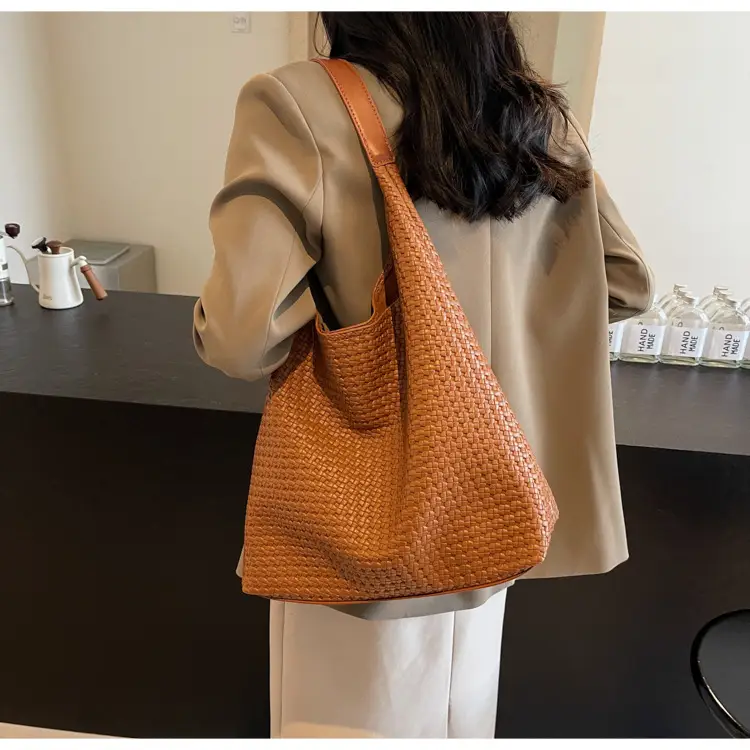 Korean Style Woven Armpit Bag for Women Brown — feature 32