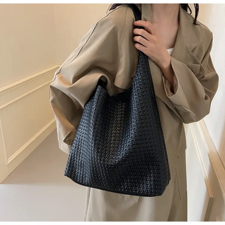 Korean Style Woven Armpit Bag for Women Brown — feature 34