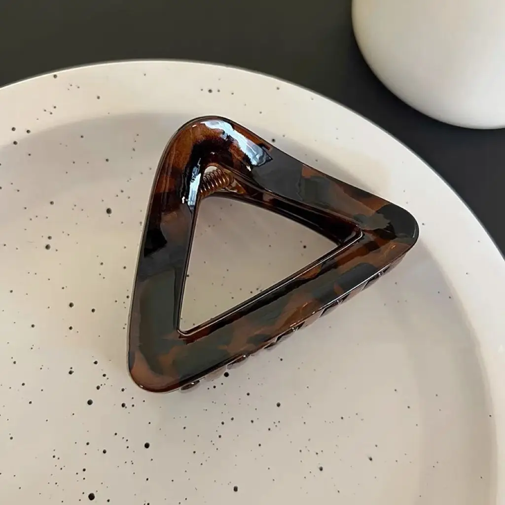 Triangle Clip for Hair Back of Head Medium Leopard Print — feature 4