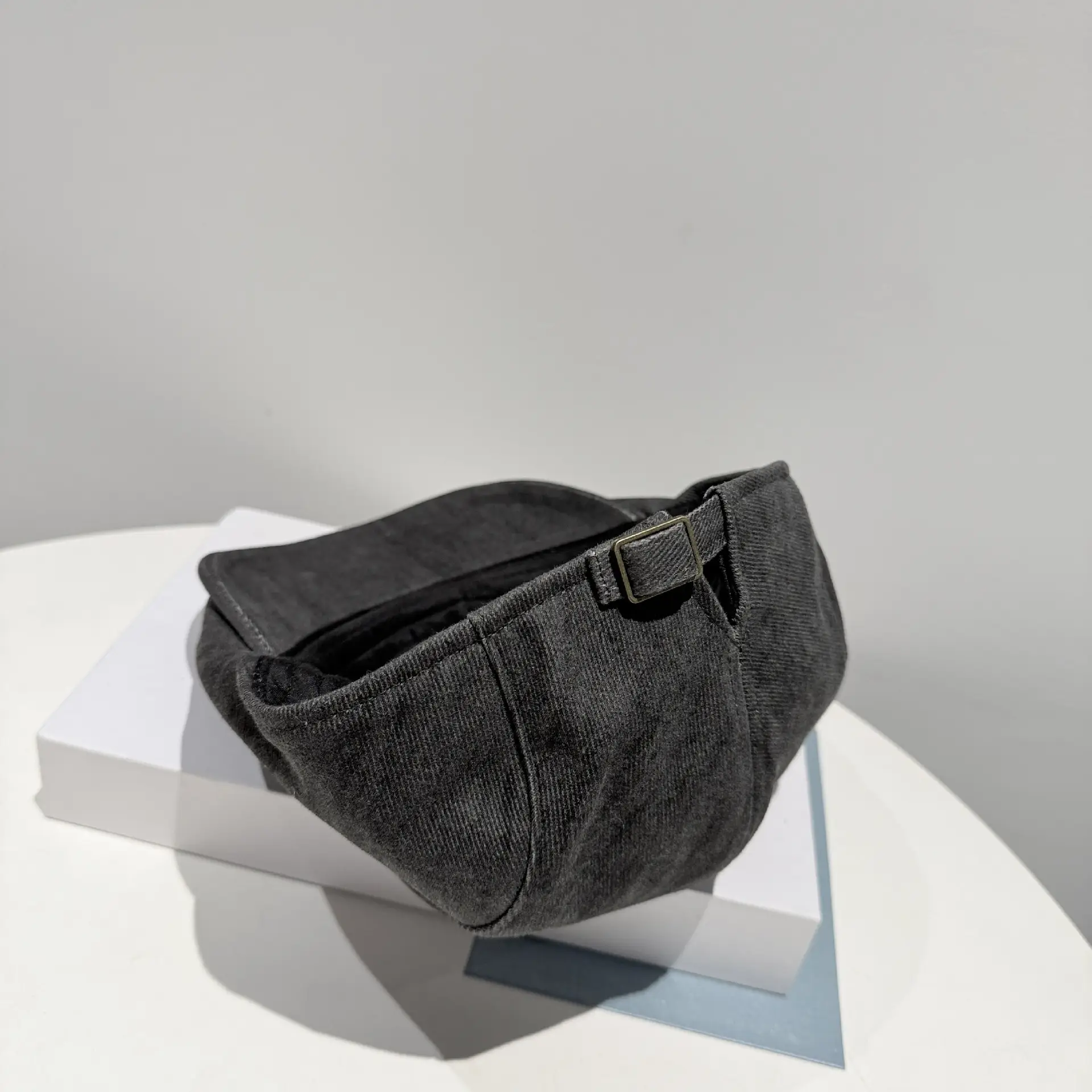 British Style Retro Newsboy Cap for Men Gray — feature 6