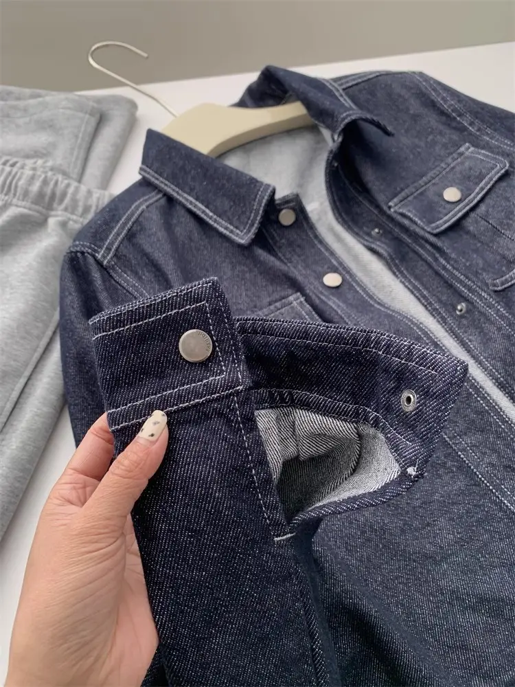 Dark Blue Contrast Stitched Lapel Denim Jacket for Women — feature 5