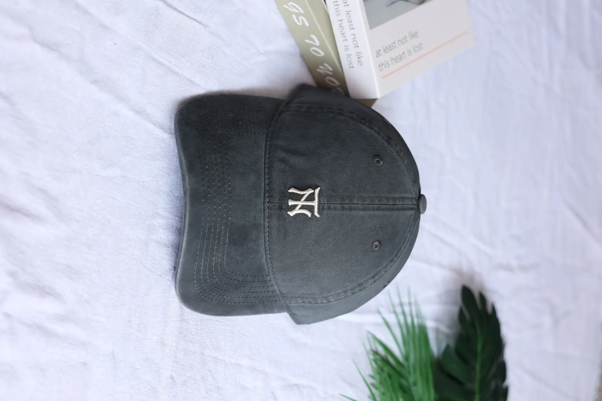 Women Baseball Cap with Small Letter Embroidery — feature 6