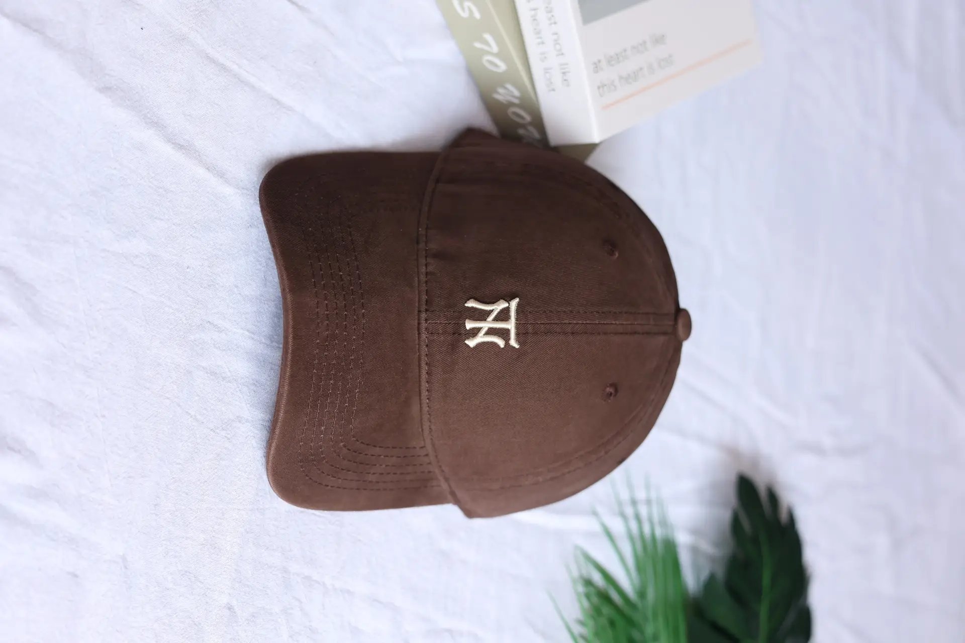 Women Baseball Cap with Small Letter Embroidery — feature 8