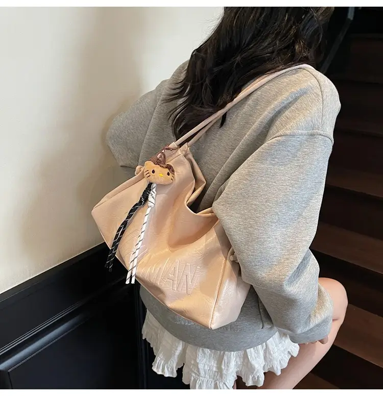 Black Leather Shoulder Bag for Women 2025 — feature 20