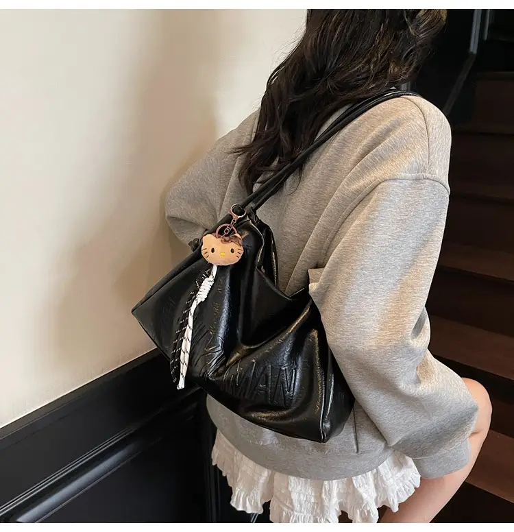 Black Leather Shoulder Bag for Women 2025 — feature 22