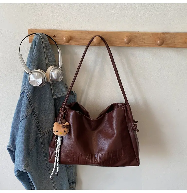 Black Leather Shoulder Bag for Women 2025 — feature 23
