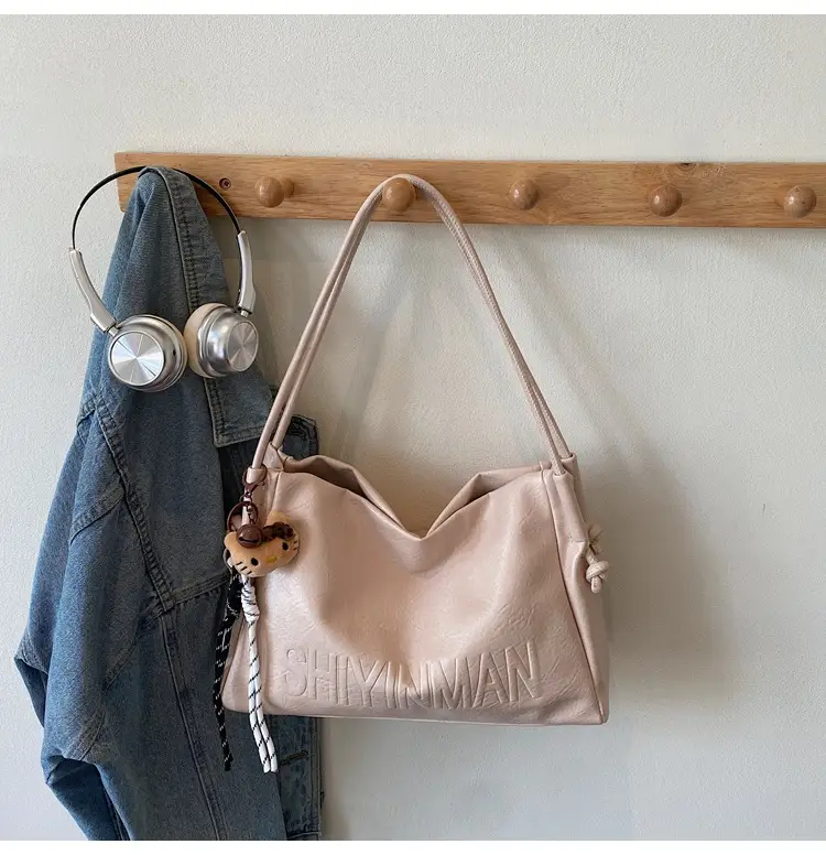 Black Leather Shoulder Bag for Women 2025 — feature 25