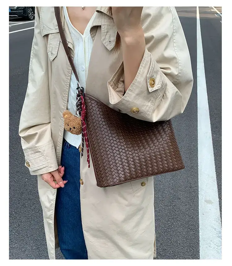 Women Woven Bucket Bag Large Capacity Satchel Shoulder Bag — feature 11