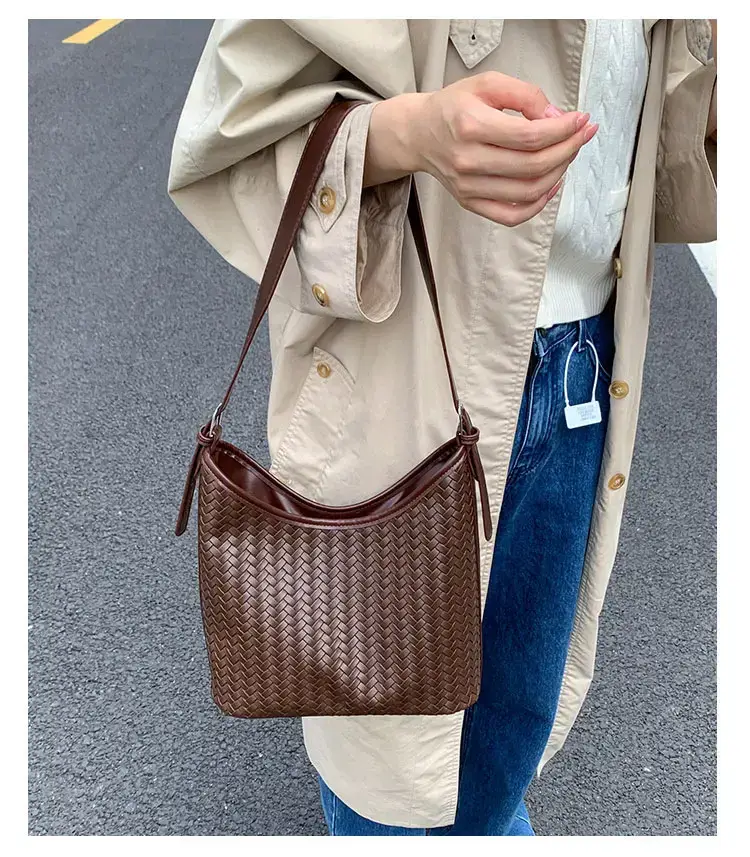 Women Woven Bucket Bag Large Capacity Satchel Shoulder Bag — feature 13