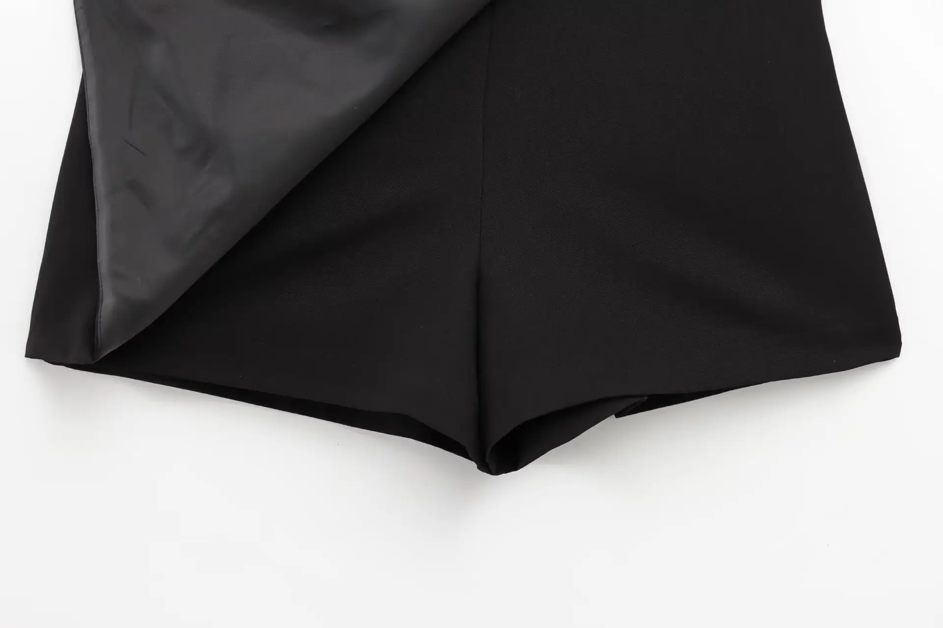 Black Double-Breasted Culottes Belt with Gold Buckle — feature 12