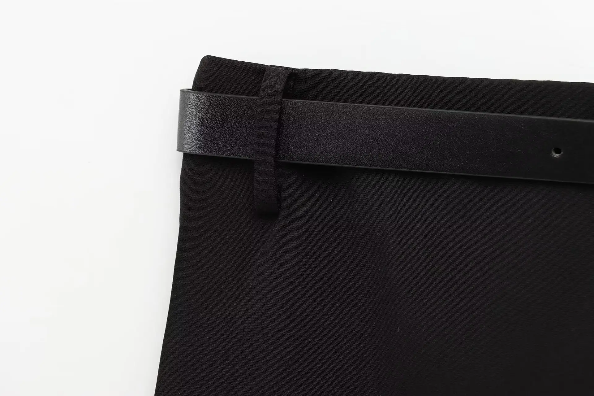 Black Double-Breasted Culottes Belt with Gold Buckle — feature 5