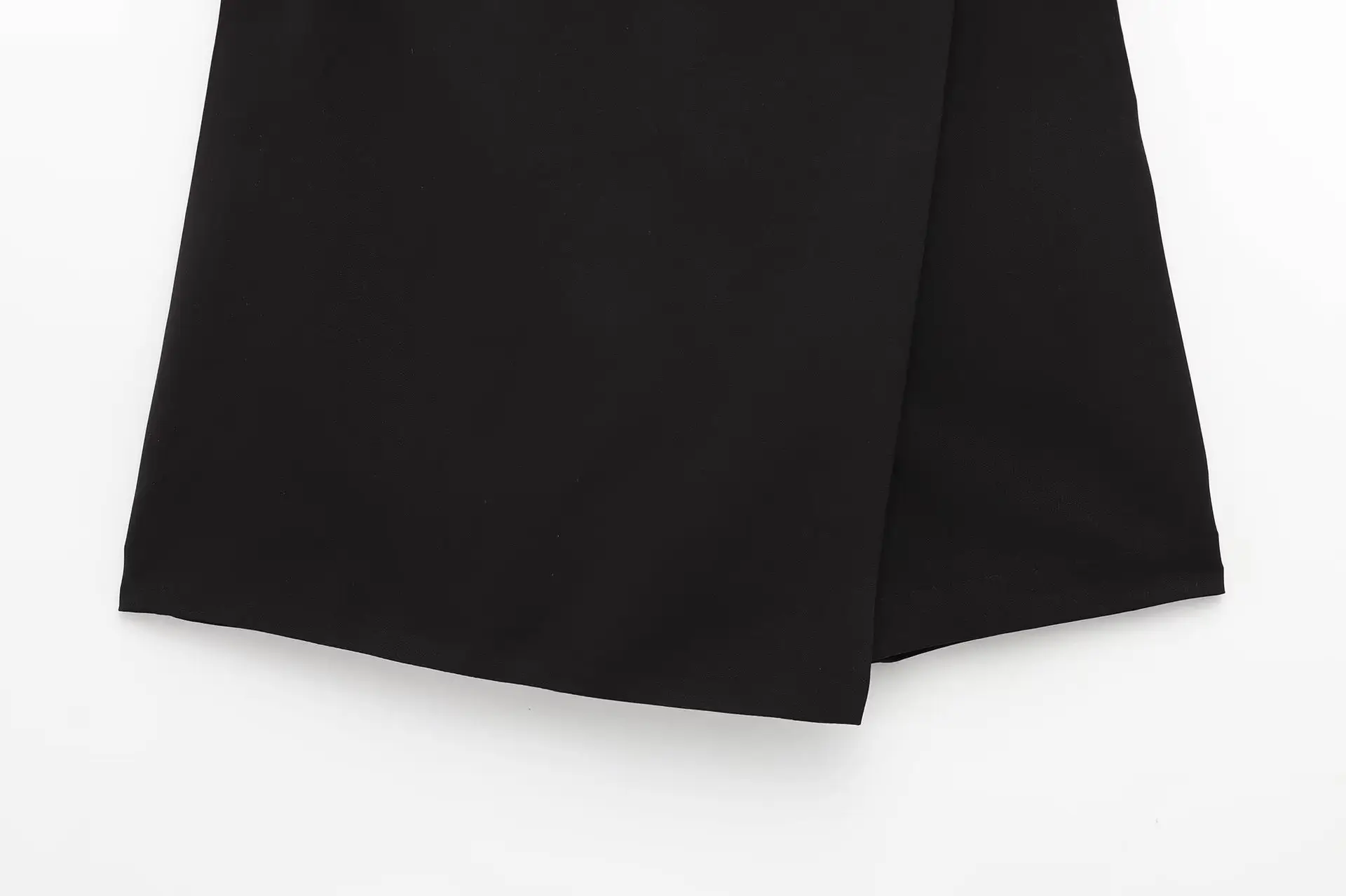 Black Double-Breasted Culottes Belt with Gold Buckle — feature 7