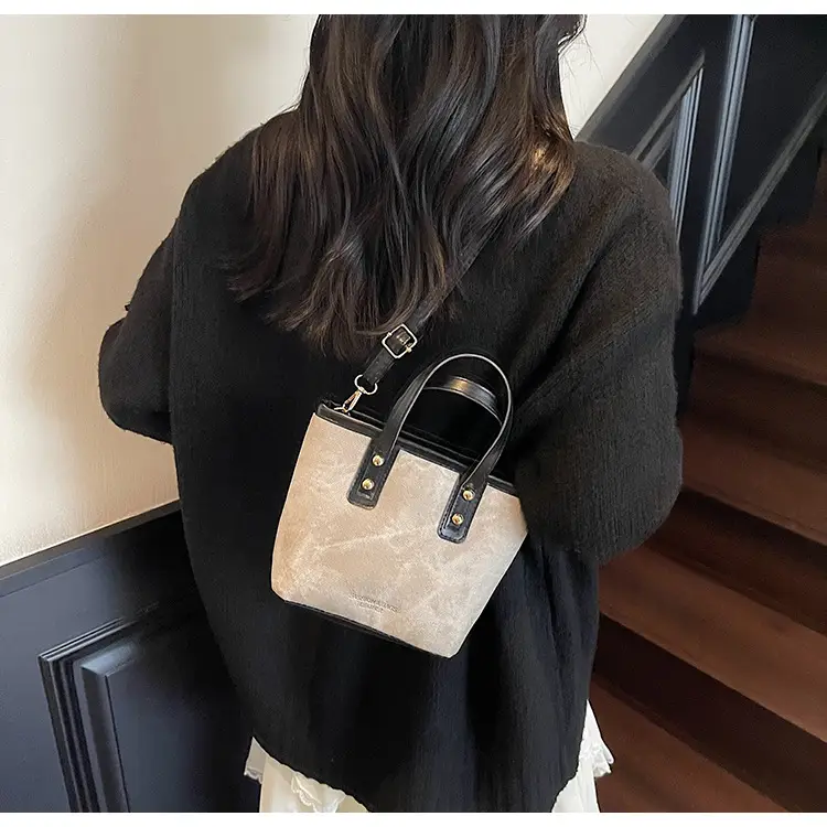 Retro Textured Shoulder Bag for Women 2025 — feature 14