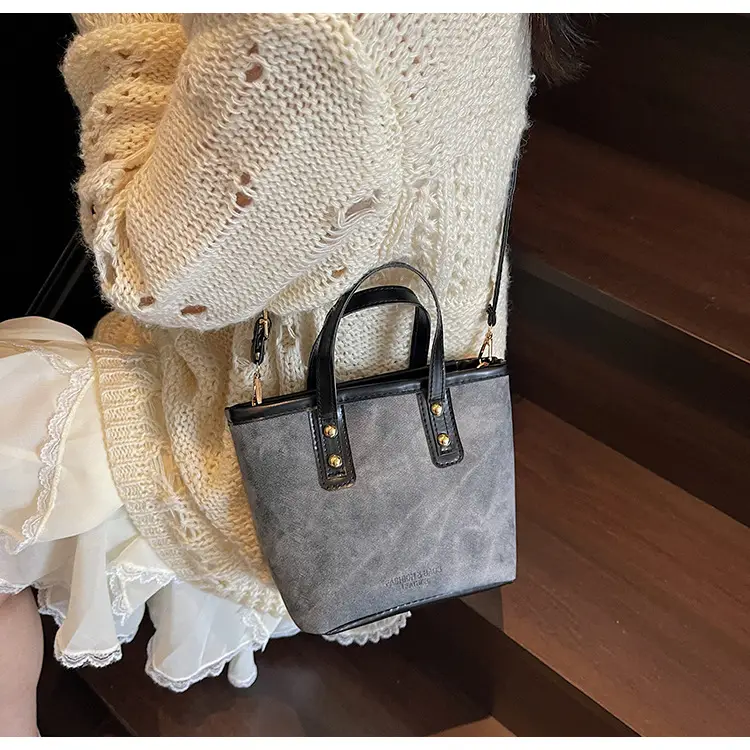 Retro Textured Shoulder Bag for Women 2025 — feature 17