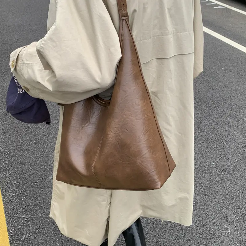 Women Retro Brown Leather Tote Bag Large Capacity - Image 6