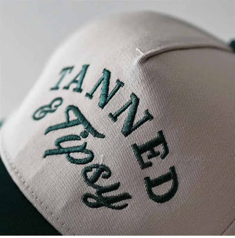 Tanned Tipy Women Cap Red White Green — feature 11