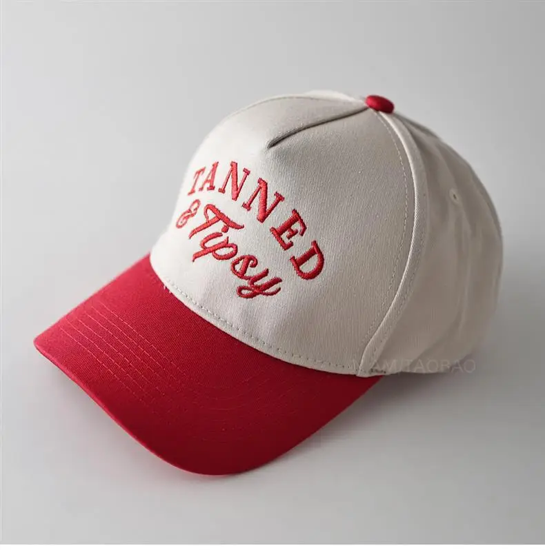 Tanned Tipy Women Cap Red White Green — feature 7