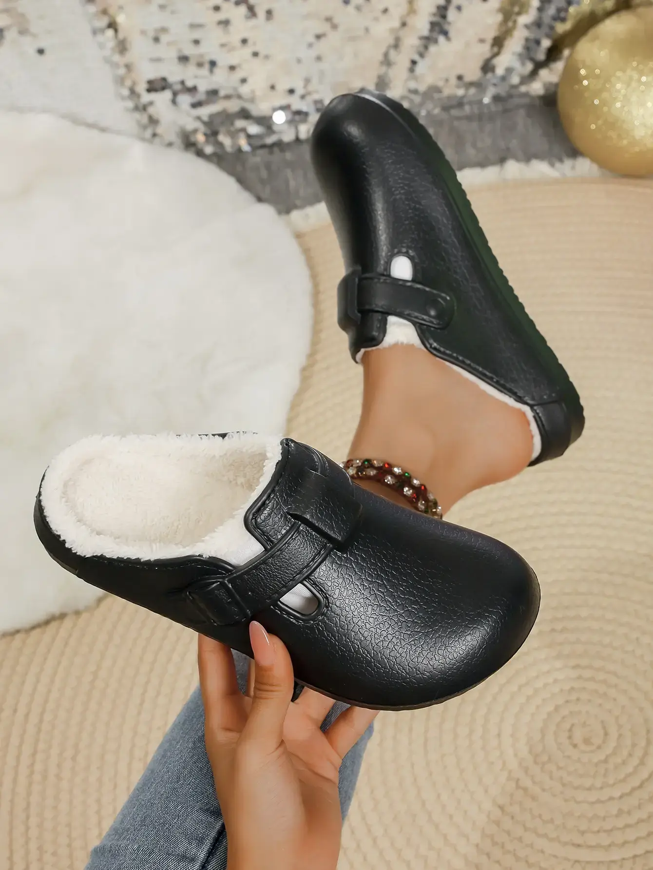 Women Fleece Lined Black Slipper Large — feature 8