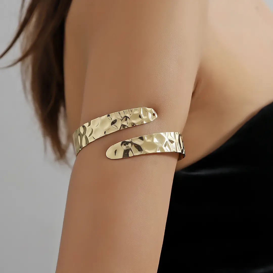 Cross-Border European and American Style Open Arm Bracelet, Fashionable and Trendy Niche Bracelet, Elegant and Sophisticated Minimalist Jewelry