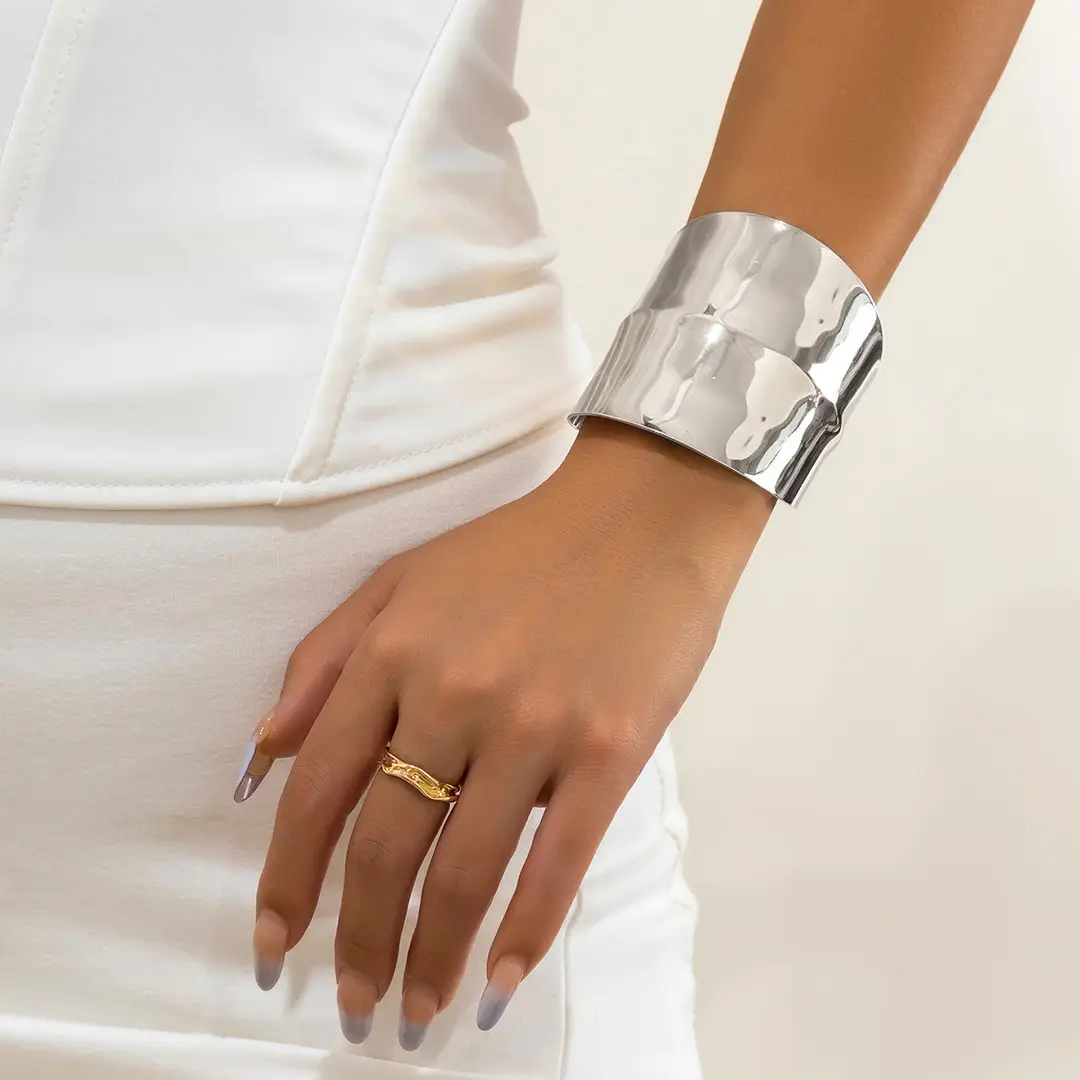 Cross-Border European and American Style Open Arm Bracelet, Fashionable and Trendy Niche Bracelet, Elegant and Sophisticated Minimalist Jewelry