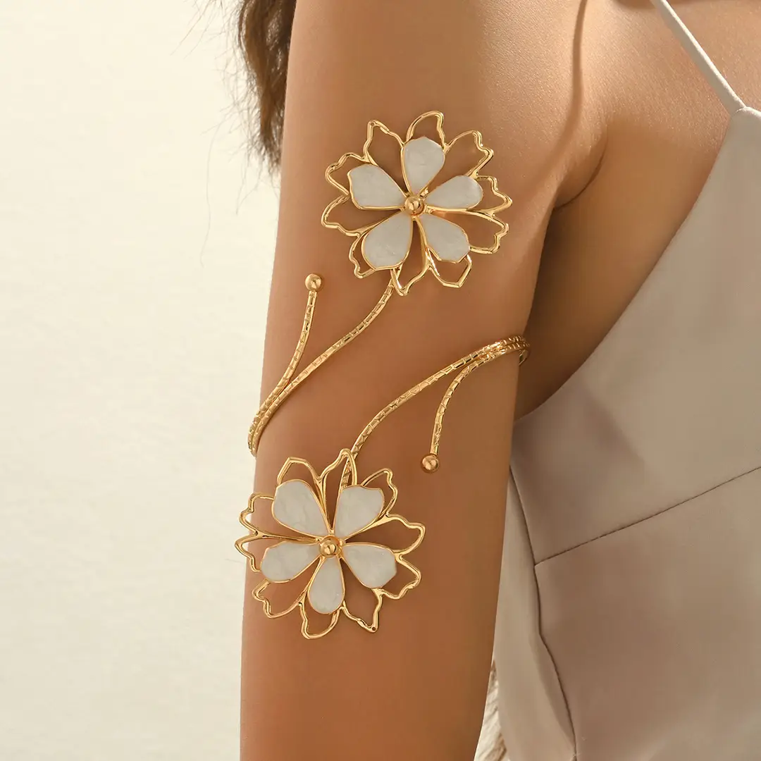 Cross-Border European and American Style Open Arm Bracelet, Fashionable and Trendy Niche Bracelet, Elegant and Sophisticated Minimalist Jewelry
