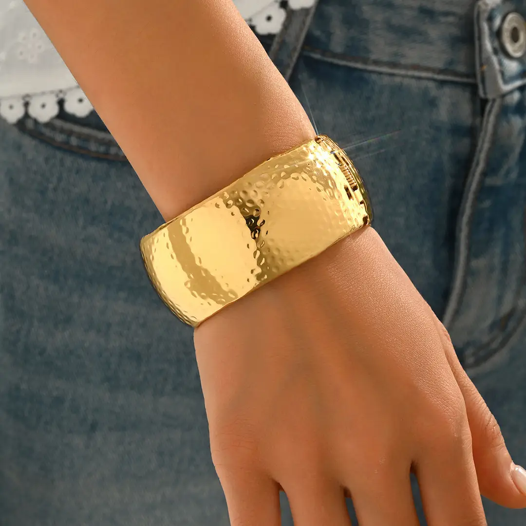 Cross-Border European and American Style Open Arm Bracelet, Fashionable and Trendy Niche Bracelet, Elegant and Sophisticated Minimalist Jewelry