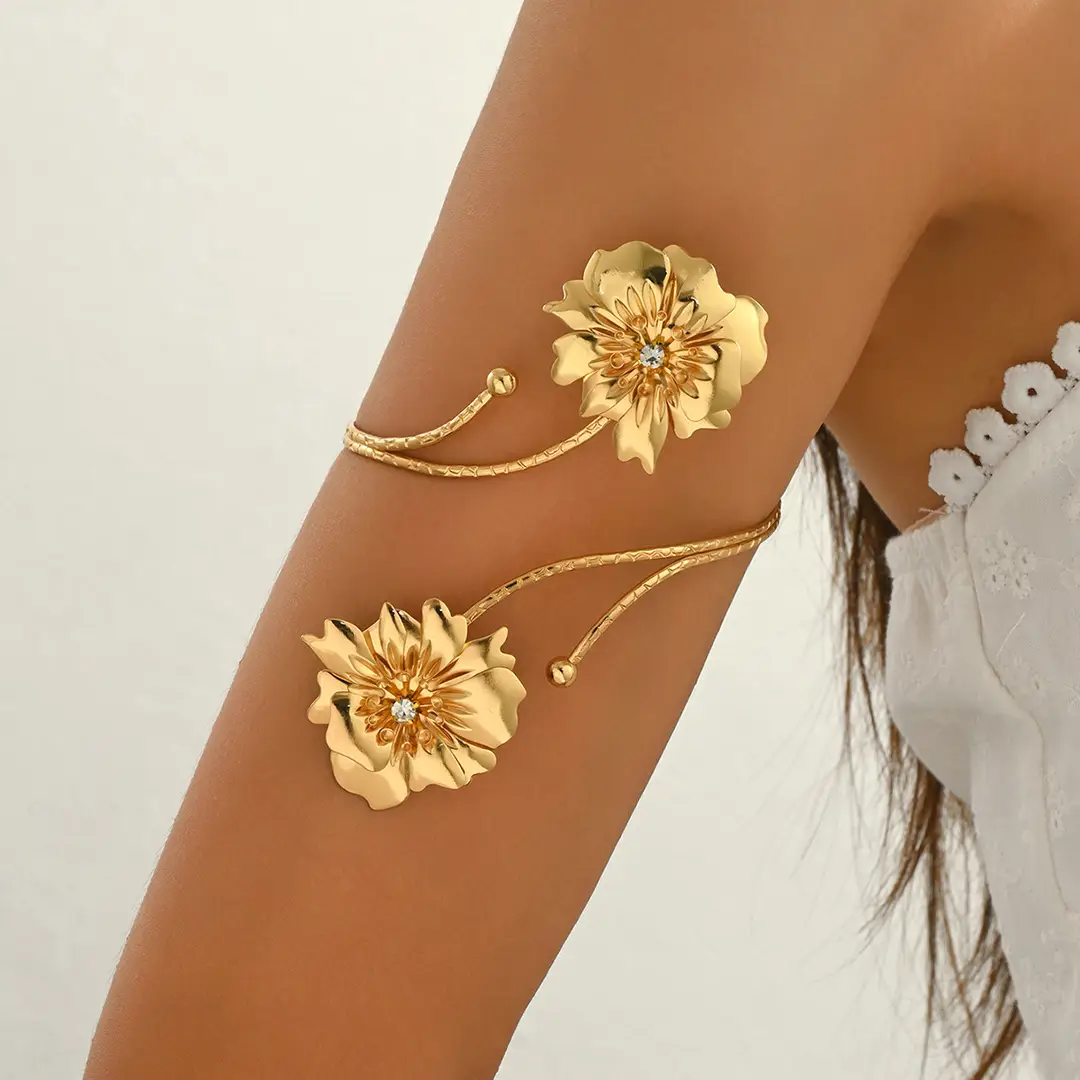Cross-Border European and American Style Open Arm Bracelet, Fashionable and Trendy Niche Bracelet, Elegant and Sophisticated Minimalist Jewelry