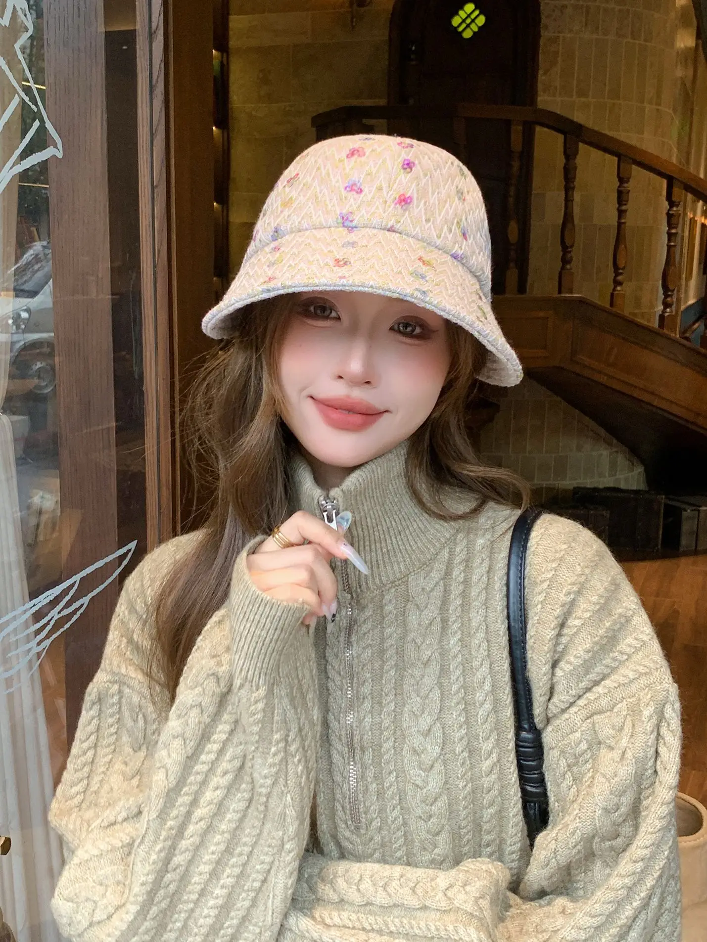 Korean Style Duckbill Cap with Colorful Print — feature 9