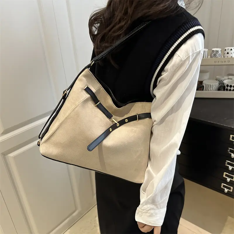 Women Retro Fashion Shoulder Bag Large Capacity 2025