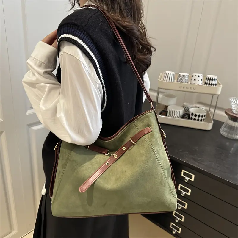 Women Retro Fashion Shoulder Bag Large Capacity 2025
