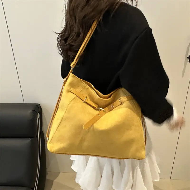 Women Retro Fashion Shoulder Bag Large Capacity 2025