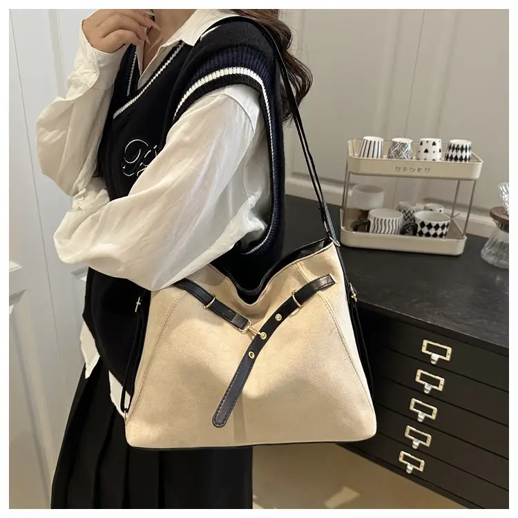 Women Retro Fashion Shoulder Bag Large Capacity 2025 — feature 10