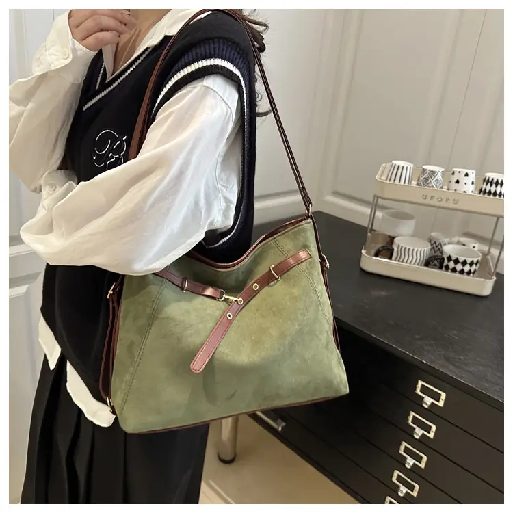 Women Retro Fashion Shoulder Bag Large Capacity 2025 — feature 12