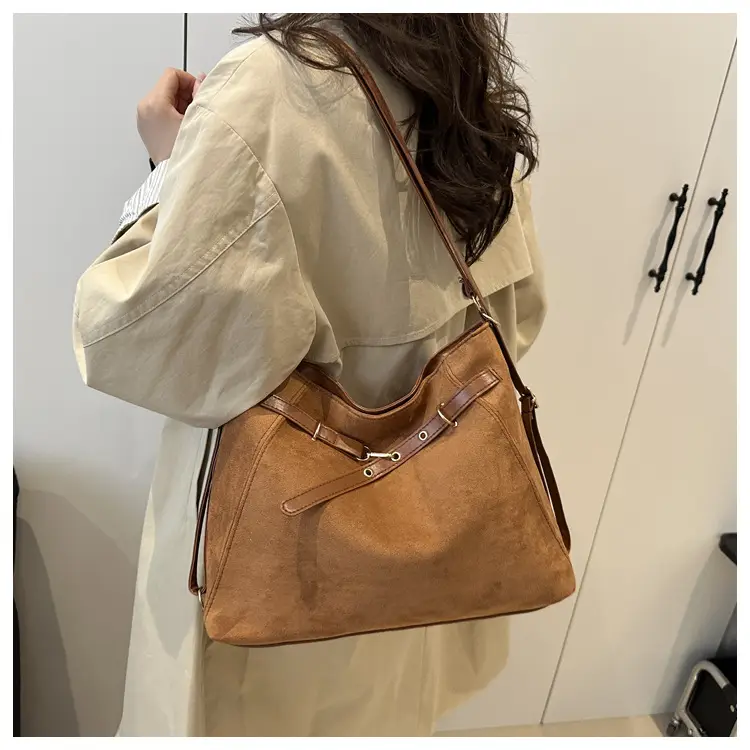 Women Retro Fashion Shoulder Bag Large Capacity 2025 — feature 13