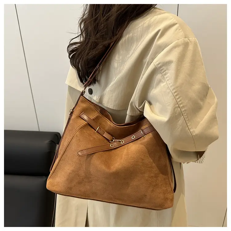 Women Retro Fashion Shoulder Bag Large Capacity 2025 — feature 14