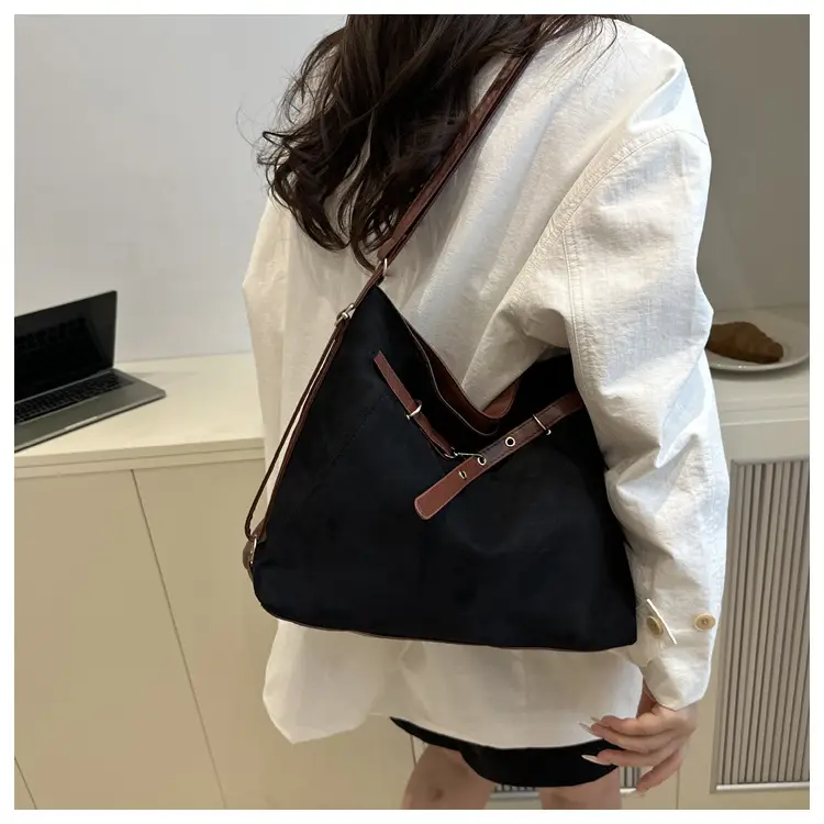 Women Retro Fashion Shoulder Bag Large Capacity 2025 — feature 17