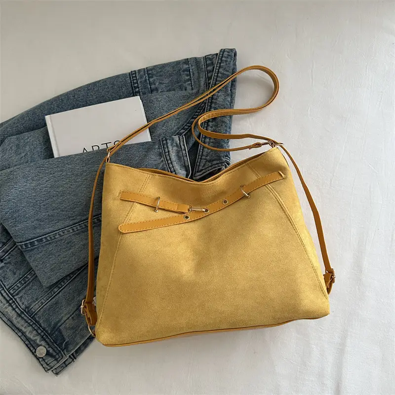 Women Retro Fashion Shoulder Bag Large Capacity 2025