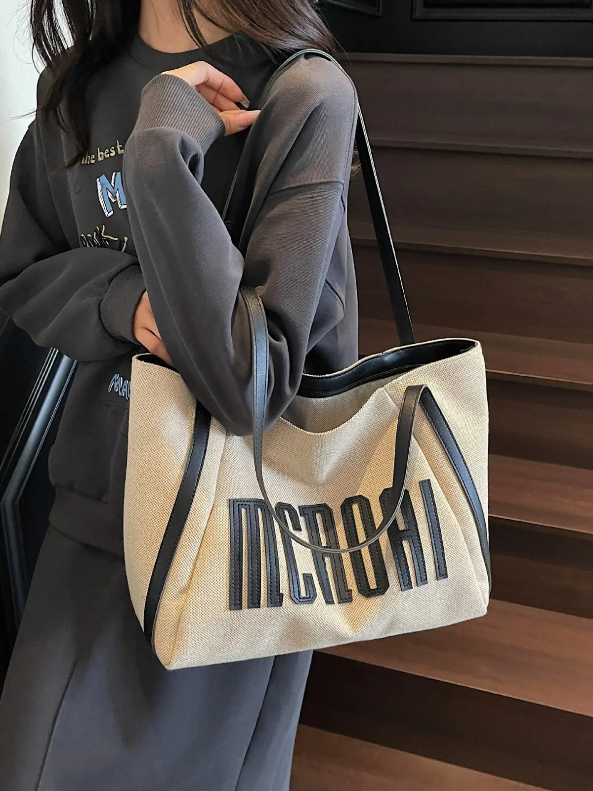 Women's Cross-Brand Canvas Tote Bag Large Capacity Fashionable Commuter Bag - Image 3