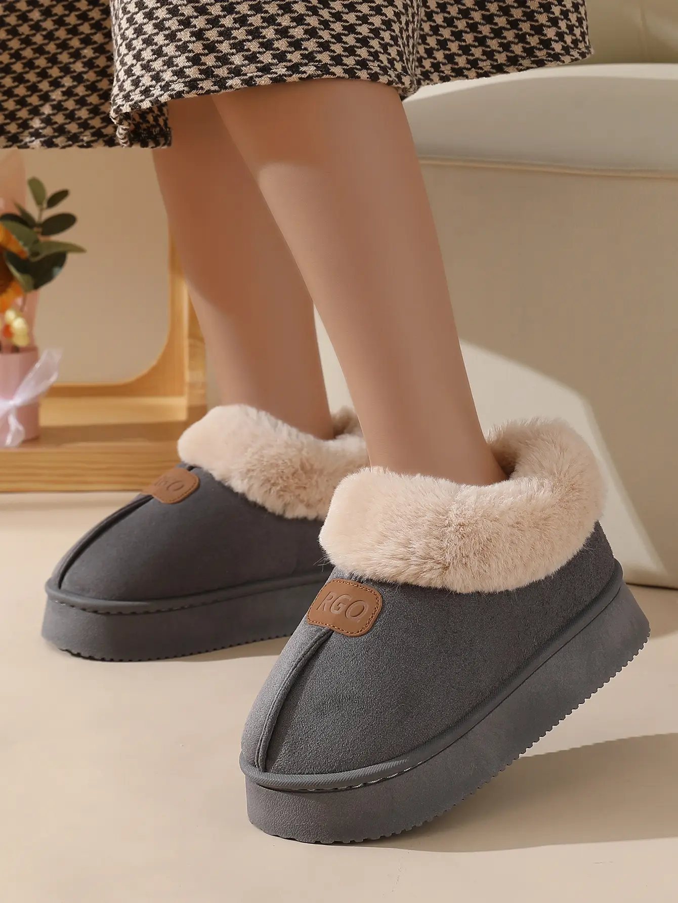 Women Winter Velvet Slippers with Fur Heel Brown — feature 4