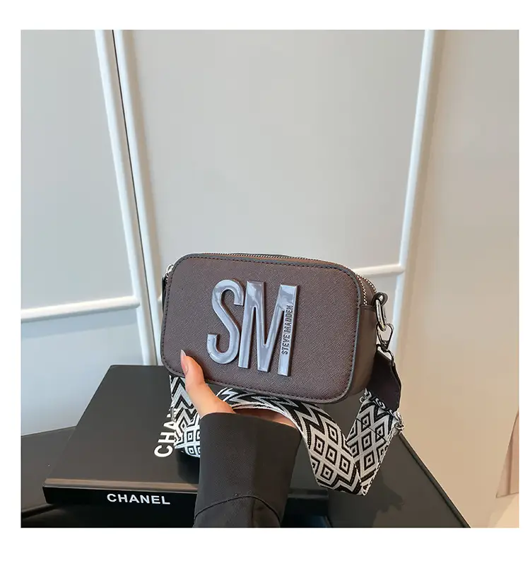 Pink Crossbody Bag with "SU" Print for Women — feature 28